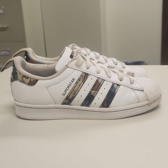 Adidas Superstar White Camo Stripes Shoes 4.5 - Picture 1 of 12